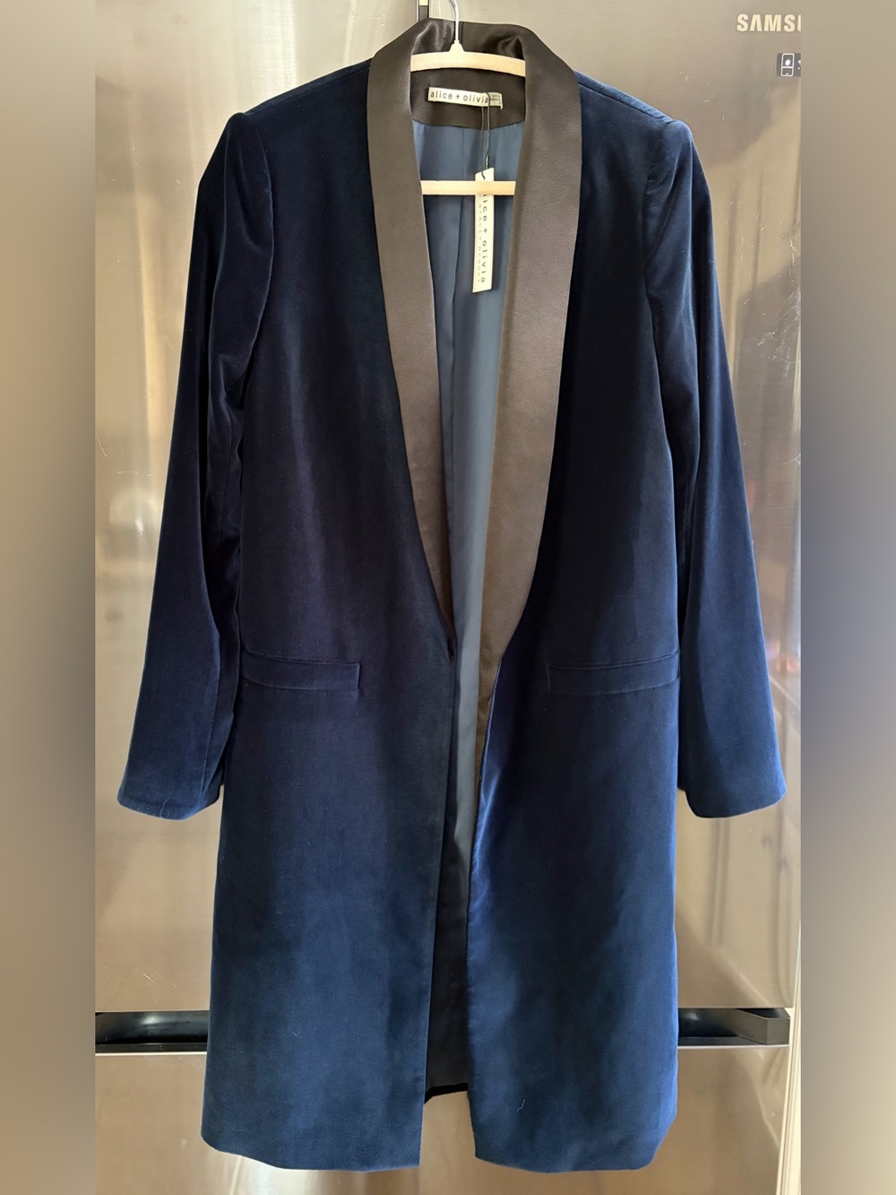 NWT Alice + Olivia Kylie Shawl Collar Velvet Long Tuxedo Blazer Sz S SOLD OUT